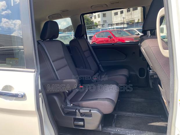 Nissan Serena 2019 White