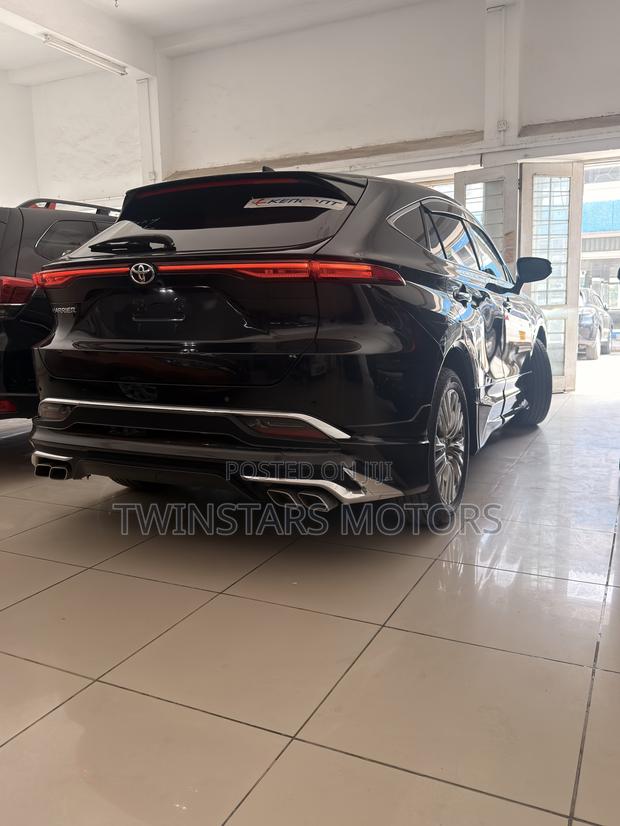 Toyota Harrier 2.0 4WD 2021 Black