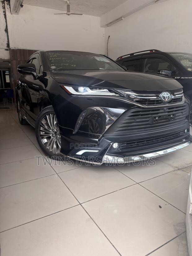 Toyota Harrier 2.0 4WD 2021 Black