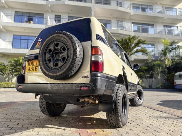 Toyota Land Cruiser Prado 2.7 16V 5dr 1998 Beige