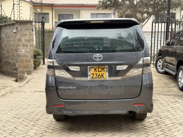 Toyota Vellfire 2010 Gray
