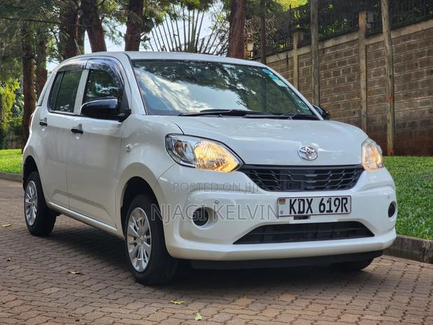 Toyota Passo 2018 White