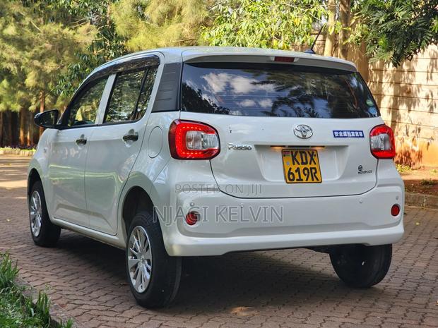 Toyota Passo 2018 White
