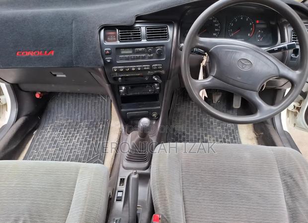 Toyota Corolla 1998 White