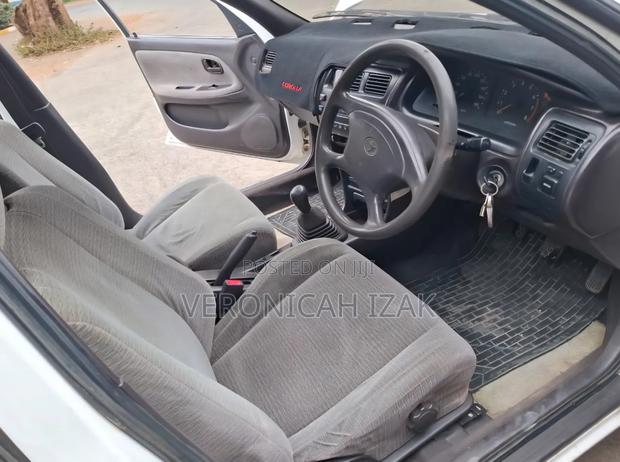 Toyota Corolla 1998 White