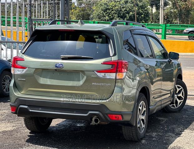 Subaru Forester Premium AWD 2019 Green