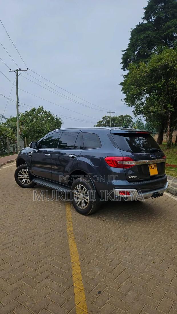 Ford Everest 2018 Black