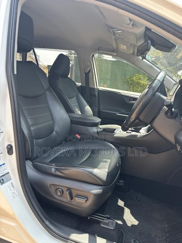 Toyota RAV4 2019 White