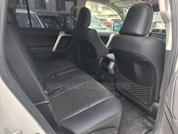 Toyota Land Cruiser Prado 2019 White