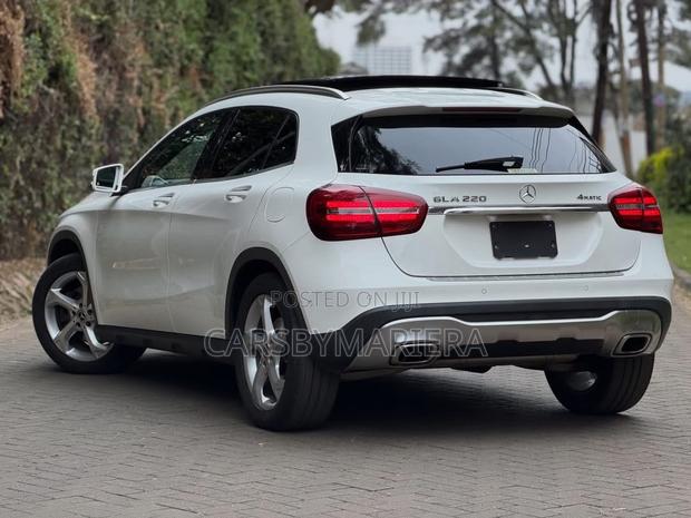 Mercedes-Benz GLA-Class 2019 White