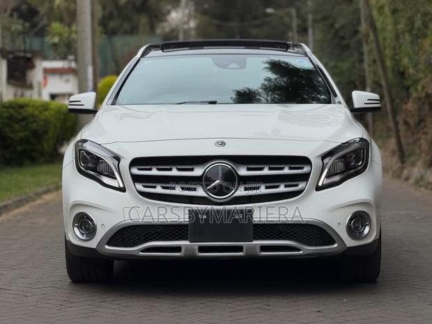 Mercedes-Benz GLA-Class 2019 White