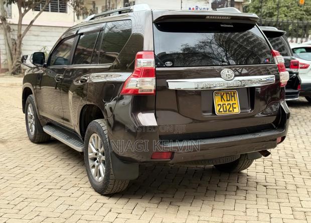 Toyota Land Cruiser Prado 2.8 2017 Brown
