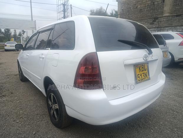 Toyota Corolla Fielder 2004 White