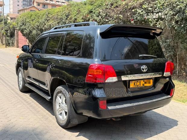 Toyota Land Cruiser 4.6 V8 ZX 2012 Black