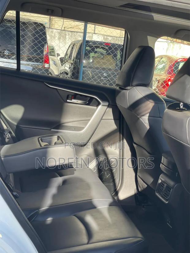 Toyota RAV4 2020 White