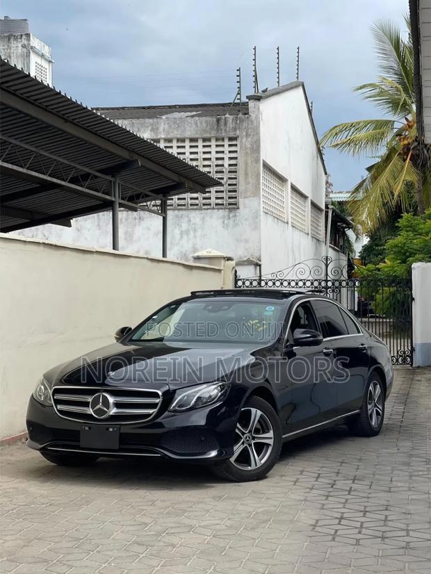 Mercedes-Benz C200 2020 Black