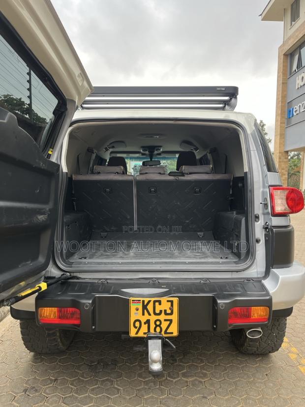 Toyota FJ Cruiser 2013 Gray