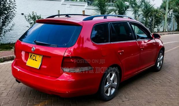 Volkswagen Golf 2011 Red