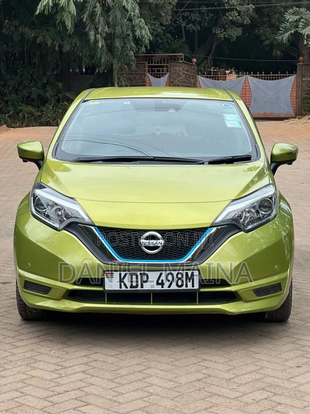 Nissan Note 2017 Green