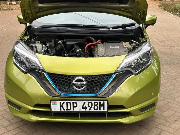 Nissan Note 2017 Green