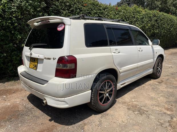Toyota Kluger 2005 White