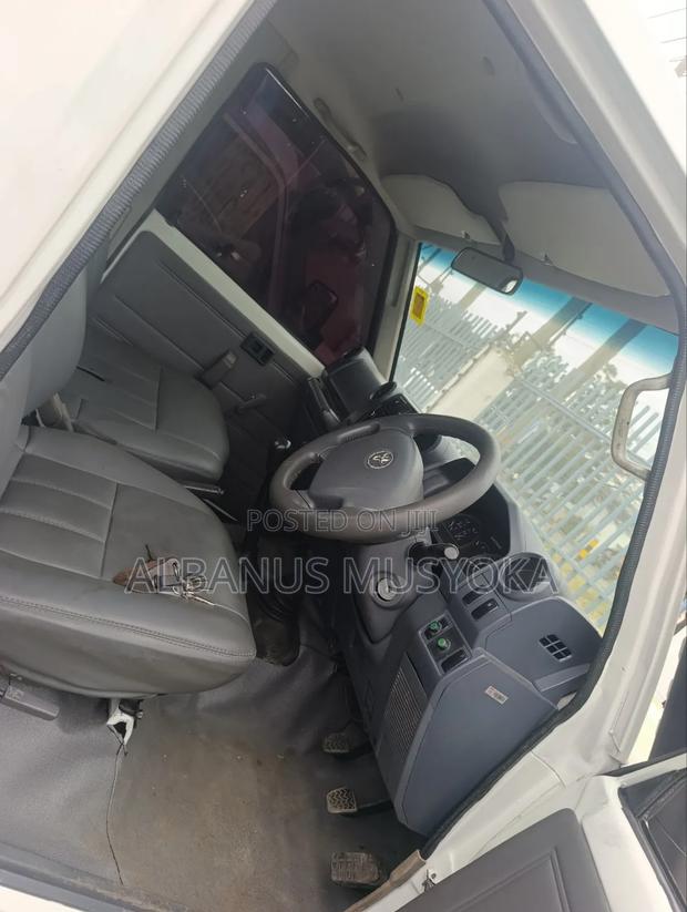 Toyota Land Cruiser 2016 White