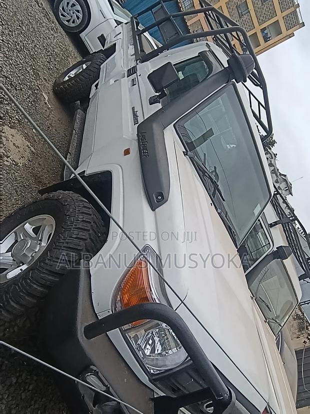 Toyota Land Cruiser 2016 White