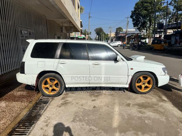 Subaru Forester SF 2.0 1999 White