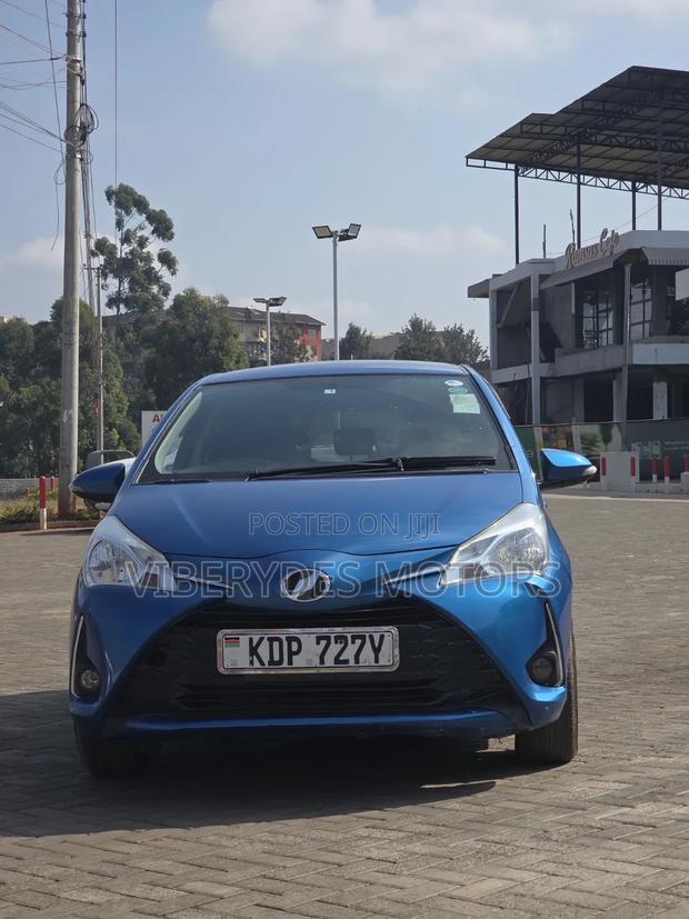 Toyota Vitz 2017 Blue