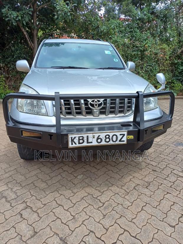 Toyota Land Cruiser Prado 2010 Silver