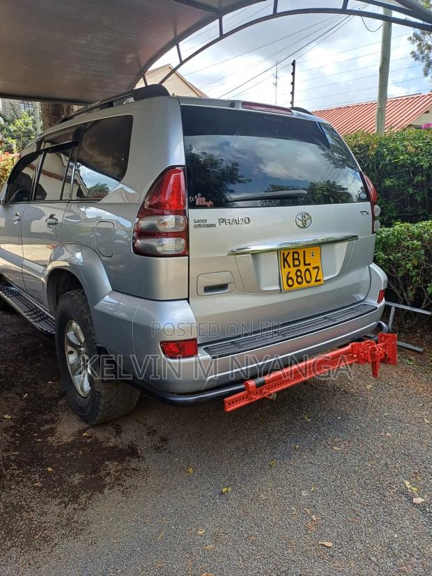 Toyota Land Cruiser Prado 2010 Silver