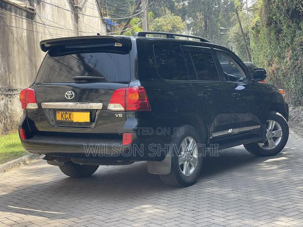 Toyota Land Cruiser 2012 Black