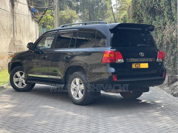 Toyota Land Cruiser 2012 Black