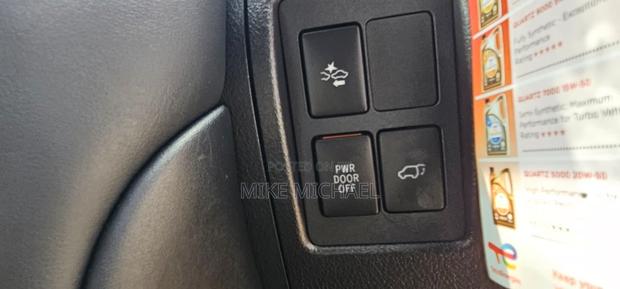 Toyota Land Cruiser 4.6 V8 ZX 2017 Black
