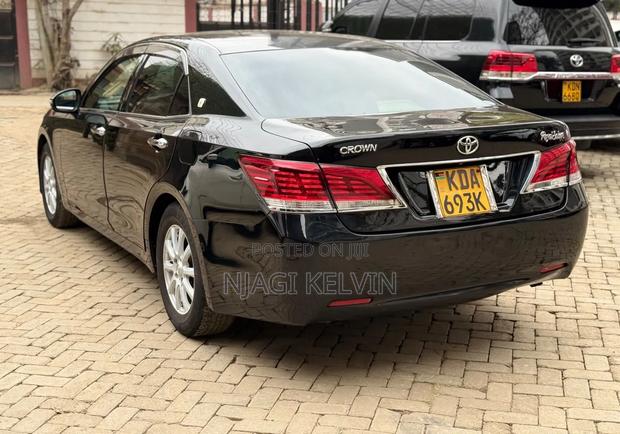 Toyota Crown 2013 Matt Black