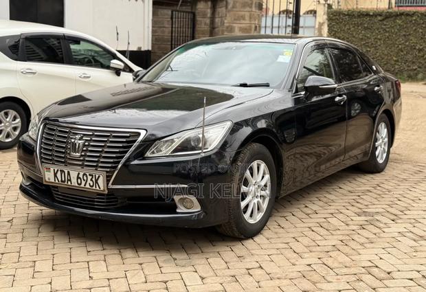 Toyota Crown 2013 Matt Black