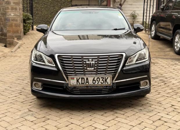 Toyota Crown 2013 Matt Black