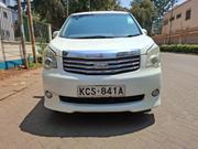 Toyota Noah 2.0 158hp FWD (8 Seater) 2011 Pearl for sale