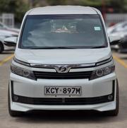 Toyota Voxy 2013 White for sale