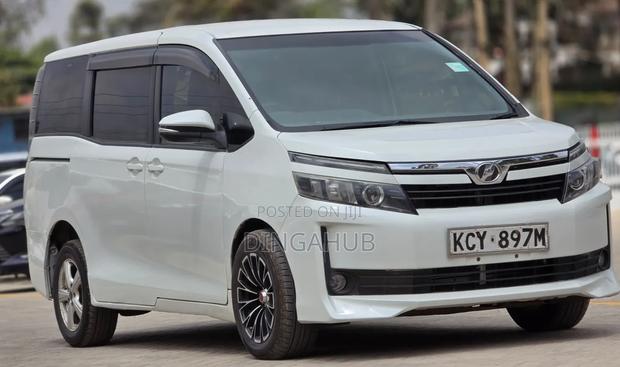 Toyota Voxy 2013 White