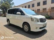 Toyota Noah 2011 White for sale