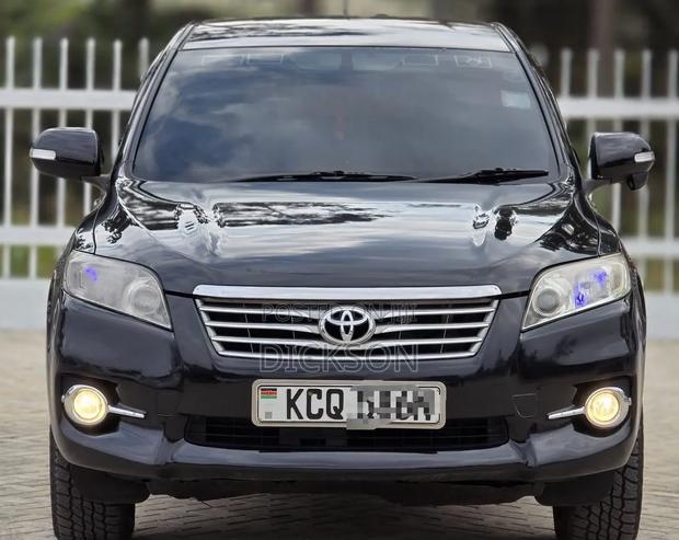 Toyota Vanguard 2012 Black