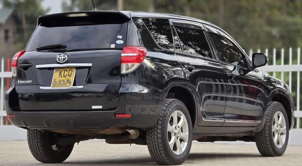 Toyota Vanguard 2012 Black