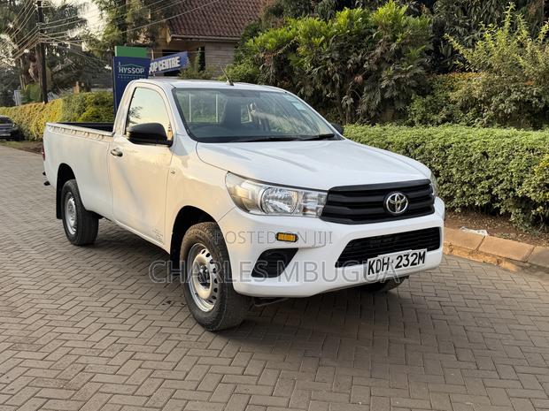 Toyota Hilux Revo Smart Cab Deisel 2.4 AWD 2021 White