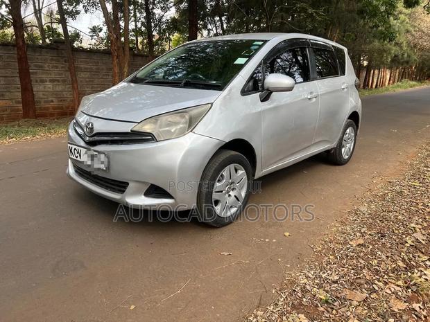 Toyota Ractis 2012 Silver
