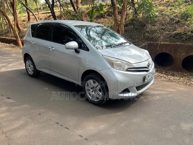 Toyota Ractis 2012 Silver