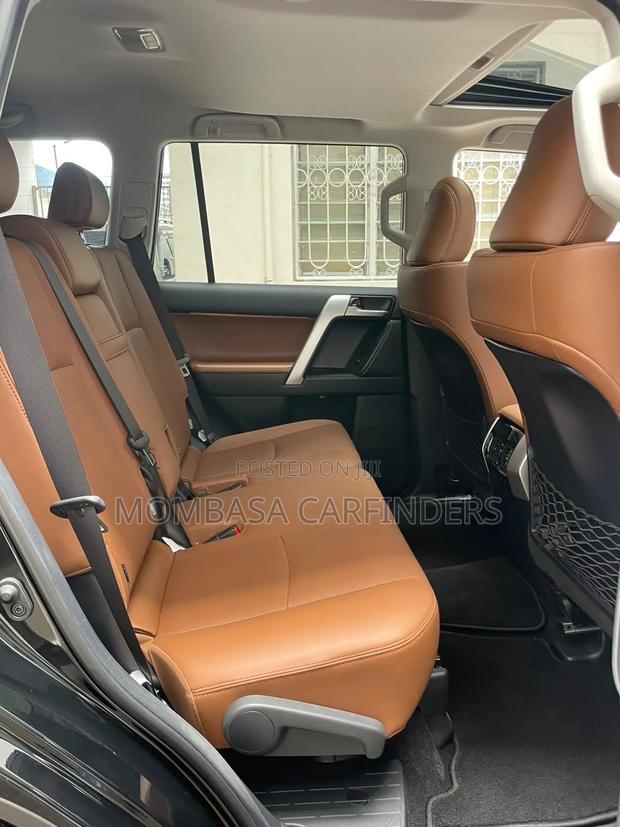 Toyota Land Cruiser Prado 2022 Black