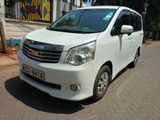 Toyota Noah 2012 Pearl for sale