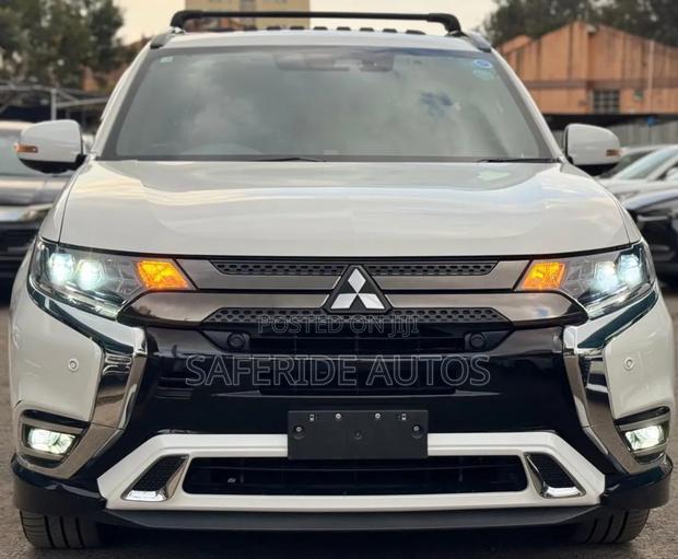 Mitsubishi Outlander 2019 White