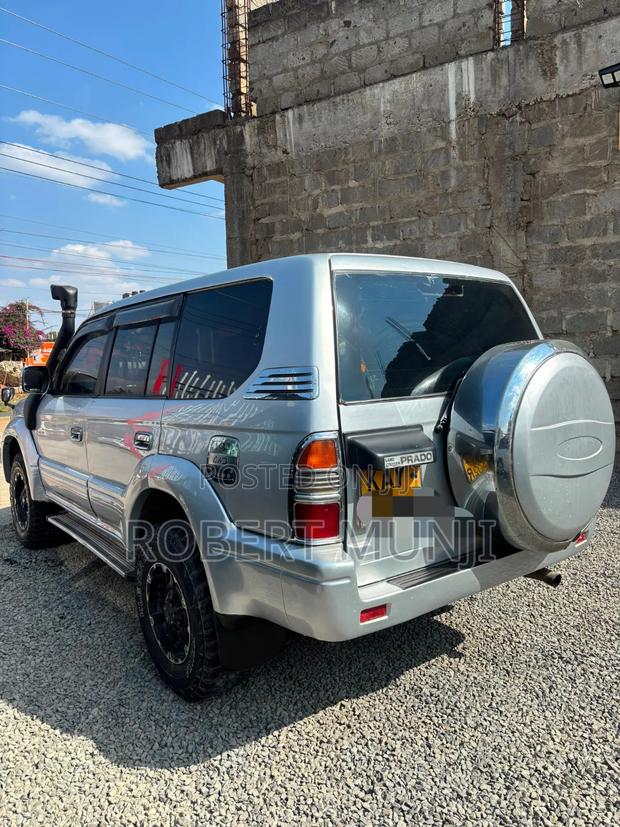 Toyota Land Cruiser Prado 2000 Silver